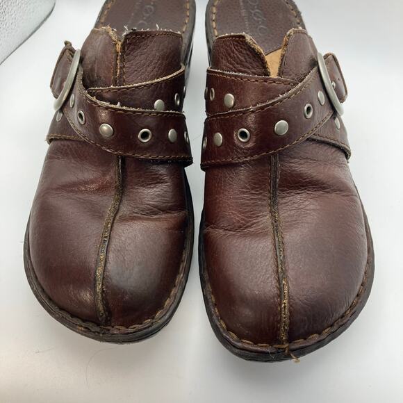 b.ø.c Brown Leather Clogs Slides Studded Buckle Comfort Shoes Women’s 8 BC6650 - Picture 3 of 13